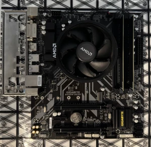 AMD Ryzen 3 3200G + Gigabyte B450M DS3H + 8 Go DDR4 | CARTE MÈRE CPU RAM COMBO - Photo 1/4