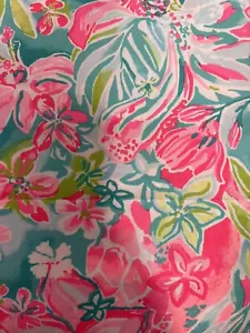 Lilly Pulitzer “Hot On The Scene” 1/2 Yard Non-Stretch Cotton fabric square - Picture 1 of 2