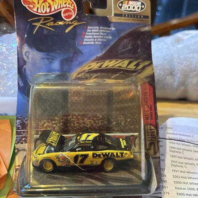 #17 MATT KENSETH 1/64 DEWALT Ford Taurus NASCAR Hot Wheels Select - Image 1 of 4