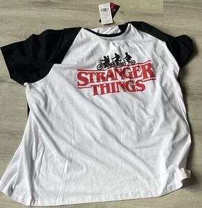 DAMEN F&F 'STRANGER THINGS' SHORTS & T-SHIRT PYJAMA PJS BRANDNEU MIT ETIKETT 16-18 WEIHNACHTSGESCHENK - Bild 1 von 15