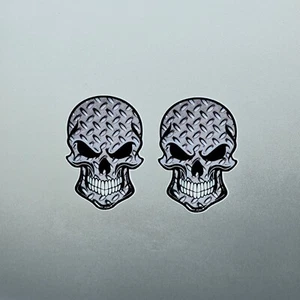 2x Metal Chequer Plate Effect Biker Skull Vinyl Sticker Decal For Car 65x45mm - Picture 1 of 1