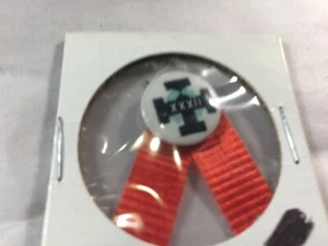 Masonic Button/ Pin -Templars Cross w/ red ribbon (Button 5/8") - Picture 1 of 6