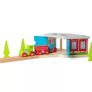 Cobertizo de madera con triple motor Bigjigs Rail, incluye vía divisoria, juego de tren para niños - Imagen 1 de 9