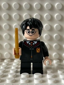 LEGO 76389 Harry Potter Gryffindor túnica minifigura con varita mágica dorada NUEVO  - Imagen 1 de 2
