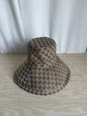 100% Auth GUCCI GG Wide Brim Canvas Sun Hat Sz Large L With Box White Lotus - Image 1 of 4