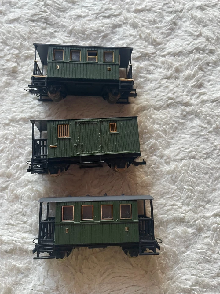 EGGERBAHN H0e 3 x Personenwagen/Packwagen - Bild 1 von 3