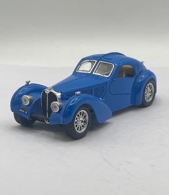 Bugatti Atlantic Burago Collection 1936 1:24 Edición Coleccionista en Azul Cielo Foto 1 de 4