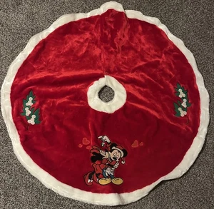 Vintage Walt Disney Mickey & Minnie-Under the Mistletoe-42” Christmas Tree Skirt - Picture 1 of 5