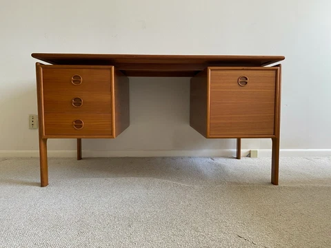 Mid-century Scandinavian Teak Desk with floating top in excellent condition Cover