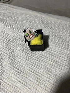 Disney Villains Creepy Cuff Cruella Deville (101 DALMATIONS) Brand New - Picture 1 of 2