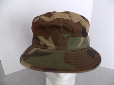Gorra Ejército Combate Bosque Camuflaje Patrón Talla 7 1/2 Orejas y Cuello Solapas Foto 1 de 4