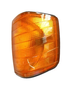 Mercedes W201 A2018260043 Turn signal indicator light front left Bosch Orange - Picture 1 of 4