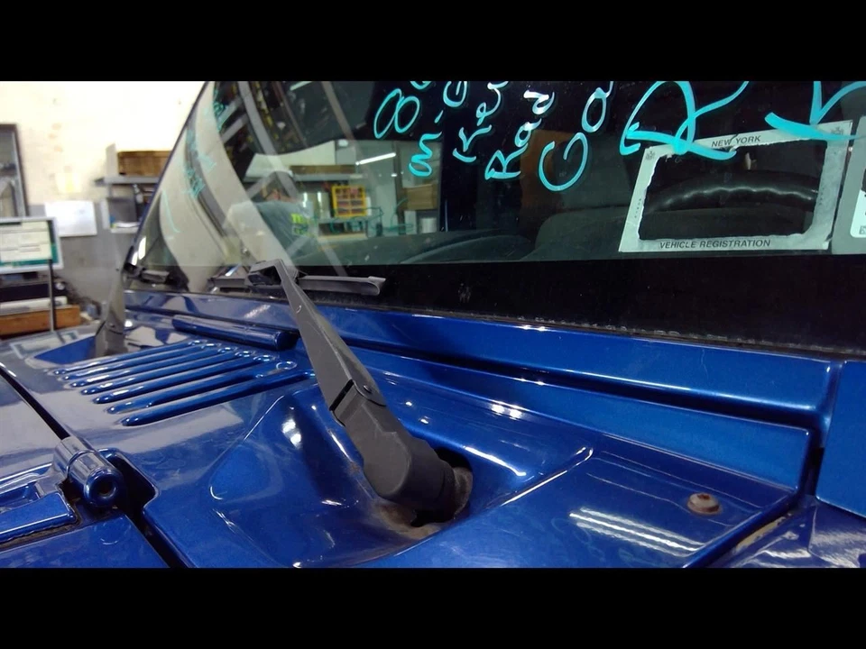 Brazo limpiaparabrisas izquierdo WRANGLER 2007-2014 1667113 Foto 1 de 4