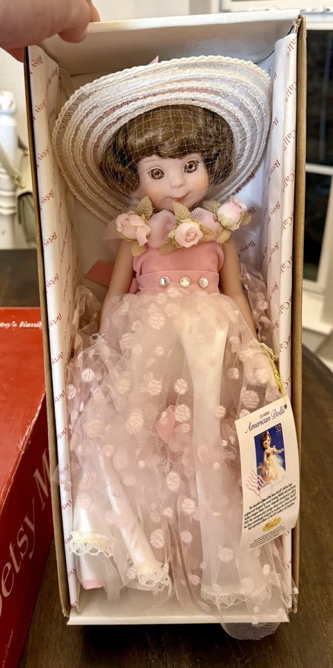 Boneca de porcelana vintage Betsy McCall Robert Tonner com caixa e etiqueta – Colecionador raro - Imagem 1 de 4