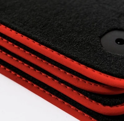 Alfombrillas de terciopelo para Audi A5 / S5 / RS5 cupé 2018-2025 - F53 - bordes rojos Foto 1 de 4