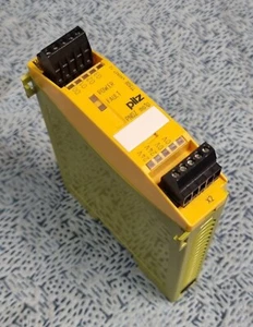 PNOZ MO1P 773500 PILZ - Picture 1 of 5