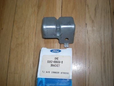 NOS 1985 86 87 88 89 FORD AEROSTAR RADIADOR PARRILLA SOPORTE DE APERTURA LH Foto 1 de 2