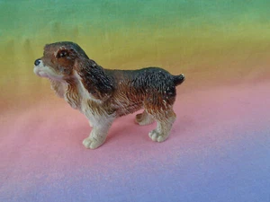 Figura de perro cachorro de plástico beige/marrón/negro casa de muñecas granja - como está - Imagen 1 de 8