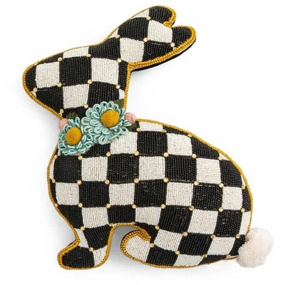 Nueva almohada Mackenzie Childs con cuentas en forma de conejito  Foto 1 de 3