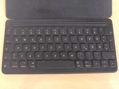 Apple Smart Keyboard 10,5"/MX3L2D/A/A1829/iPad Pro 7/8/9/Air 3/QWERTZ - Bild 1 von 4
