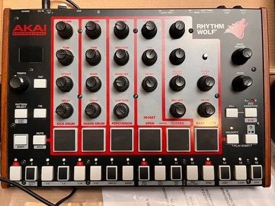 Rare AKAI Rhythm Wolf: Analog Drum Machine & Bass Synth - Bild 1 von 4