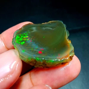 86ct Ethiopian Welo Opal Rough, Honeycomb Dragon Multi Fire Pattern, 38x32x15 MM - Imagen 1 de 6