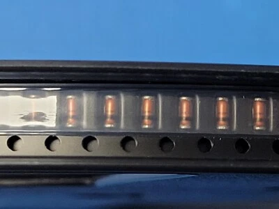 (2500) LL4148-GS08 VISHAY Diodo 75 V 300 mA Montaje en Superficie SOD-80 MiniMELF ROHS Foto 1 de 4