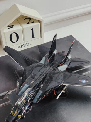 1:72 Calibre Wings Grumman F-14A Tomcat USN VX-4 CA 1985 Fighter Diecast Model - Image 1 of 4