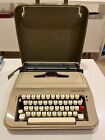 Underwood 319 Typewriter. Made In Spain 1978. Pica Font. Hard Case