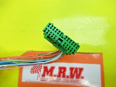 WIRE PLUG CONNECTOR OFF MULTIPLEX CONTROL MODULE COMPUTER FUSE BOX fits 03 PILOT - Image 1 of 4