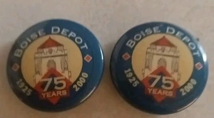 Lotto di spille da 2-1" Boise Depot 75° anniversario 2000 - Foto 1 di 2