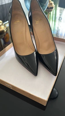 Calças vermelhas tamanho 8,5  - Imagem 1 de 4