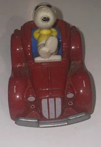 Auto giocattolo vintage 1971 Peanuts Snoopy United Feature Syndicate metallo made in Macao - Foto 1 di 6