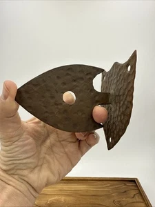 VTG ANTIQUE MISSION ARTS & CRAFTS HAND HAMMERED COPPER ARROW DOOR WALL PLAQUE - Picture 1 of 12
