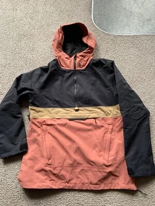 ๐๐จ VOLCOM WOMEN'S ASHFIELD PULLOVER JACKET M Medium snowboard ski MSRP $240 - Picture 1 of 4