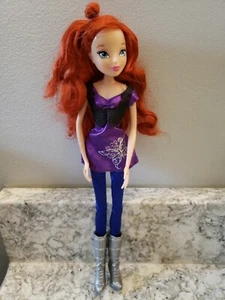 2012 Winx Club 'BLOOM' Rockkonzertpuppe 11 1/2 Zoll groß, guter gebrauchter Zustand - Bild 1 von 4