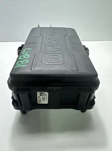 2016 Chevrolet Malibu AT Fuse Box Relay Module OEM 84070080  CMY - Picture 1 of 16