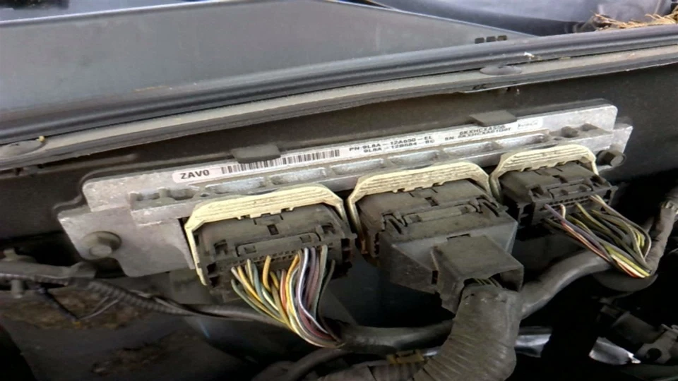 Módulo de control electrónico ECM del motor 3,0 L compatible con 09-11 MAZDA TRIBUTE 28895996 Foto 1 de 4