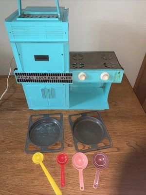 Vintage 1960's Kenner Easy Bake Oven Turquoise Blue #1600 - Image 1 of 4