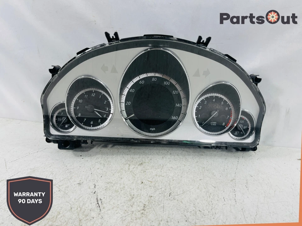 Cuadro de instrumentos velocímetro Mercedes Benz E550 2010-2013 OEM Foto 1 de 4