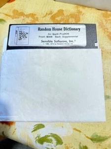 Apple 5.25 Software - RANDOM HOUSE DICTIONARY - tested to work on Apple 2c - Picture 1 of 3