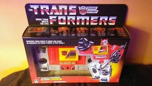 TRANSFORMERS- BLASTER- AUTOBOT- 2020 HASBRO - Picture 1 of 12