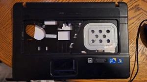 HP Compaq 610 Palmrest 538447-001 - Picture 1 of 2