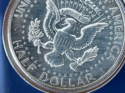 1966 SMS_ Medio dólar Kennedy 50c _Sin "FG"_Error como nuevo_Sellado en estuche OGP/Plástico Foto 1 de 4
