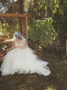 designer wedding dress - Picture 1 of 3
