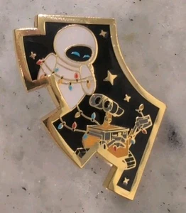 Loungefly Disney Pixar WALL-E & Eve Puzzle Blind Box Enamel Pin - Picture 1 of 4
