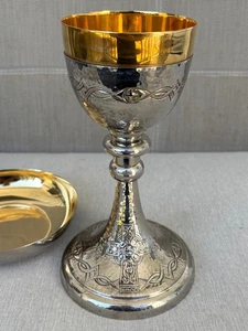 + Vintage Chalice & Paten Set + Two Tone Gold & Silver Plated Finish (AHC781) - Picture 1 of 23