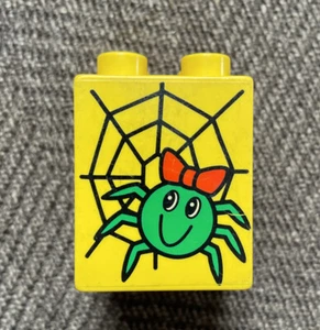 Vintage 1998 LEGO Duplo Yellow Brick 2x2x2 Spider & Web Pattern - Itzy Bitzy - Picture 1 of 4