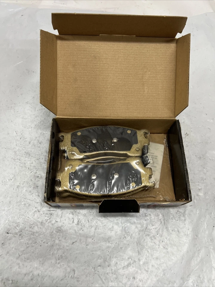 Juego de pastillas de freno de disco premium hecho en EE. UU. GSD637 para Ford, Mazda, 1994-2002 F62Z2001AA Foto 1 de 4