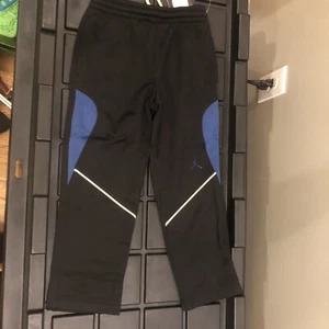 NWT Nike Jordan Jumpman Little Boys Therma-Fit Sweatpants 5 Black/Green MSRP$53 - Picture 1 of 6